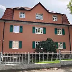 https://pension-landeskrone.dresdenhotels.net